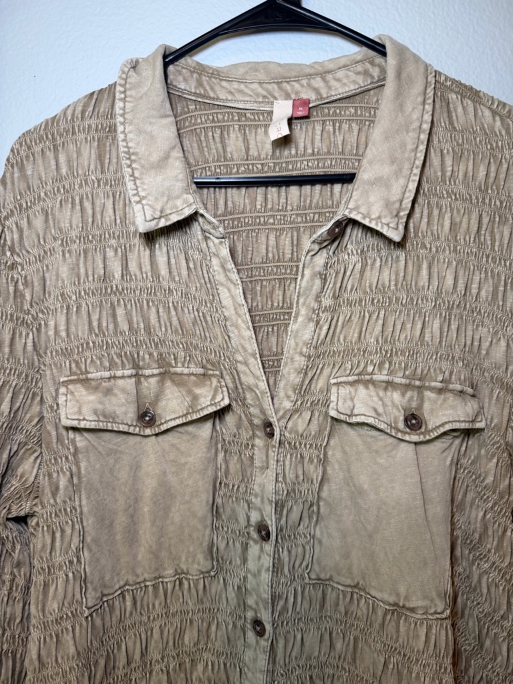 Sz XL Pilcro by Anthropologie Textured Cotton Smocked Shacket in Sand/Olive - Picture 4 of 7